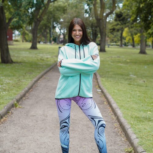 Campera polar oversize con capucha