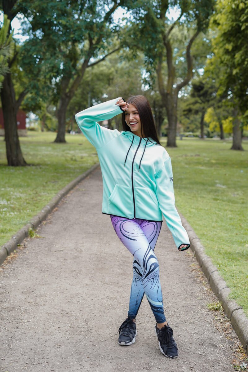 Campera polar oversize con capucha - Image 3