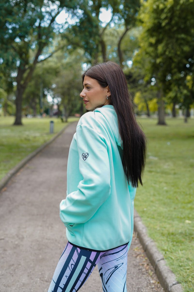 Campera polar oversize con capucha - Image 4