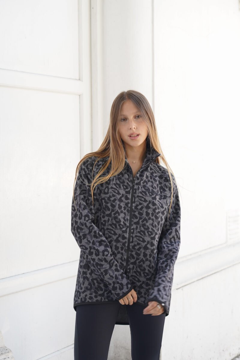 Campera space con forma trasera - Image 3