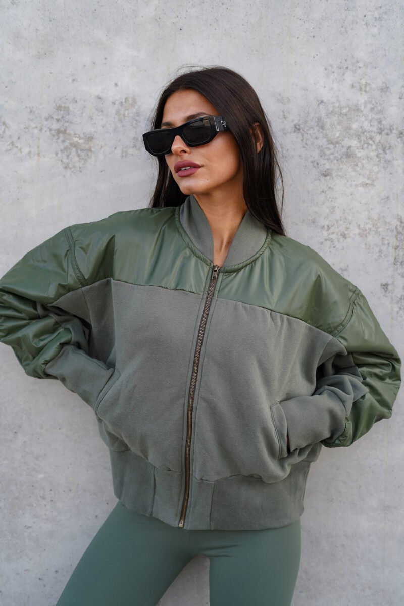 Campera bomber corta