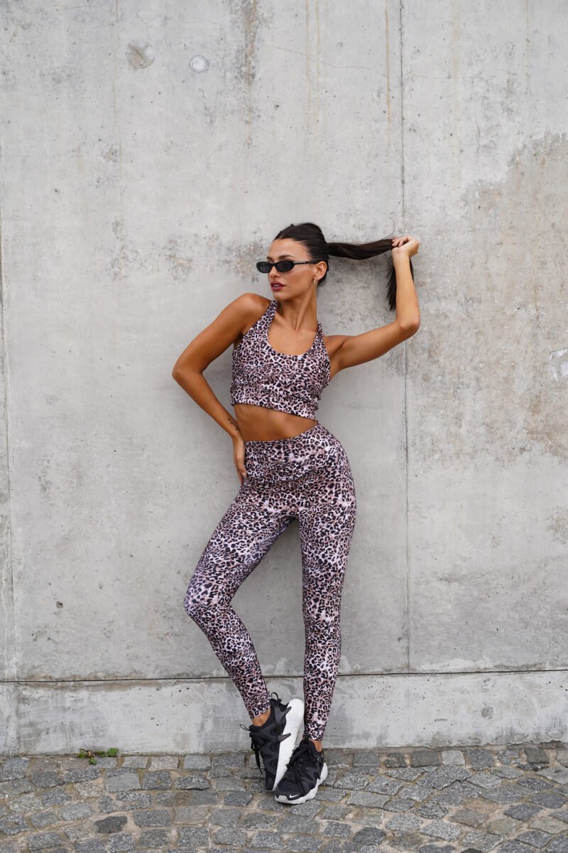 Top doble tela con espalda deportiva