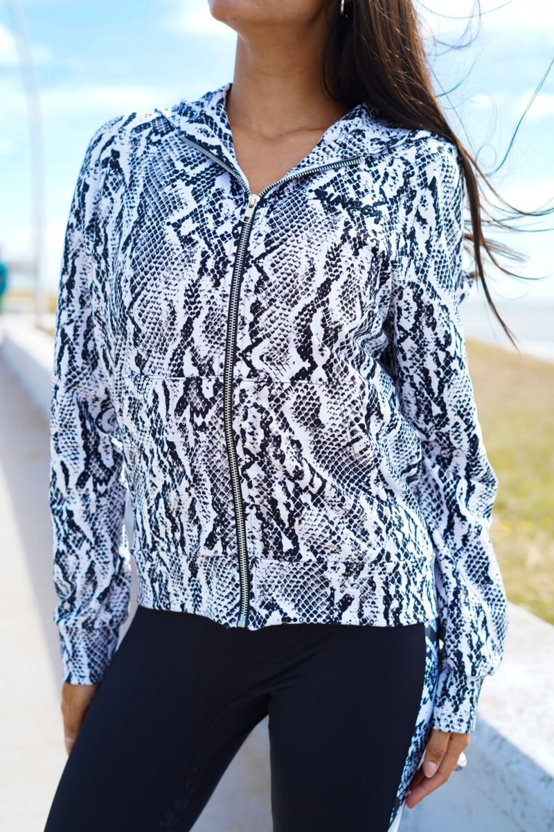 Campera rústica con capucha