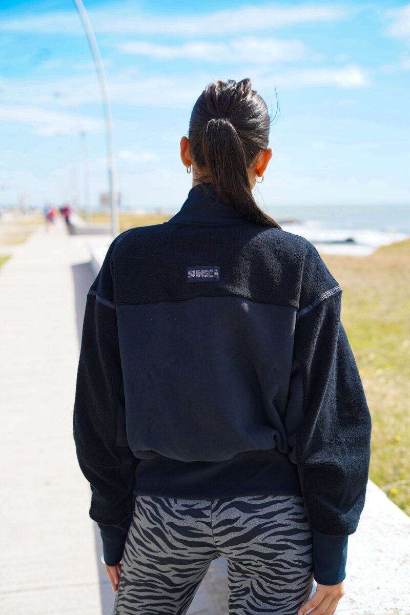 Campera bomber corta frisada - Image 3