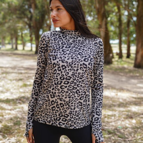 Remera media polera con puños jersey