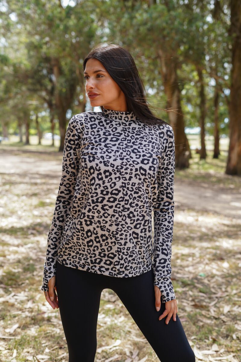 Remera media polera con puños jersey
